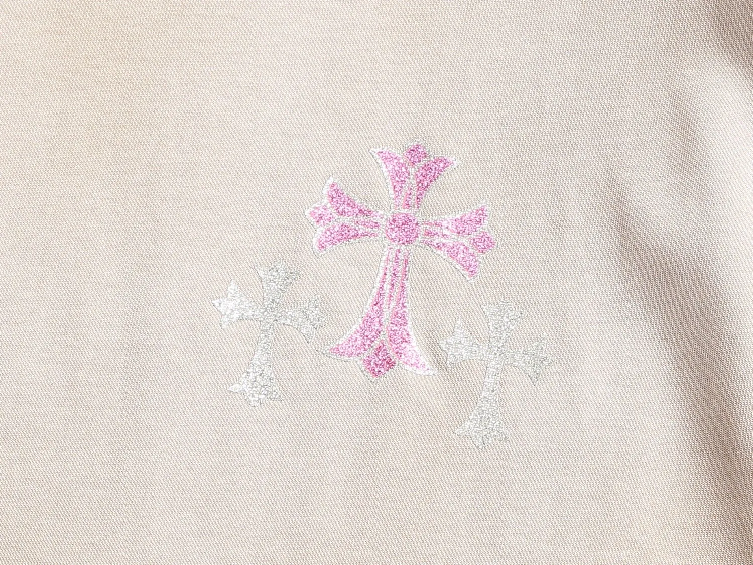 🅿️220 Chrome hearts ch Chrome hearts cross pink hot diamond short-sleeved t-shirt. Advanced tie-dye technology. Large version. Loose and stylish. Low version, slim and long version with upper body and raised hips. 100% commitment: top quality, not fast food. The highest version on the market. Top quality, 320 grams. 26 custom-dyed double yarn cotton, same style for men and women, complete with three standards. Color: Six colors available, available to the public. Size: XS-L. Size chart: